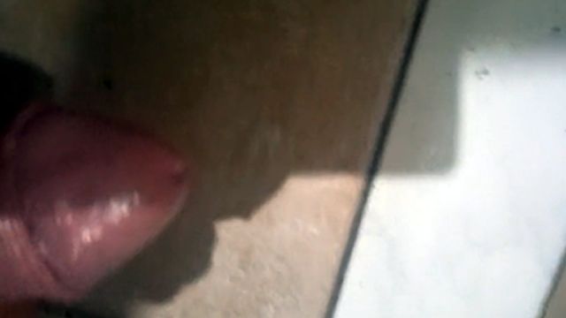 Me olhando e tocando 