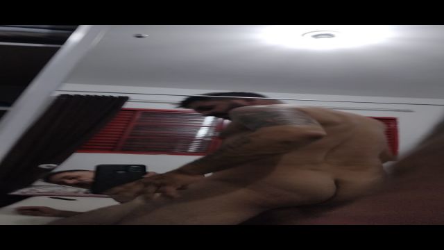 Cada vez que esse macho caminhoneiro vem pra comer e...