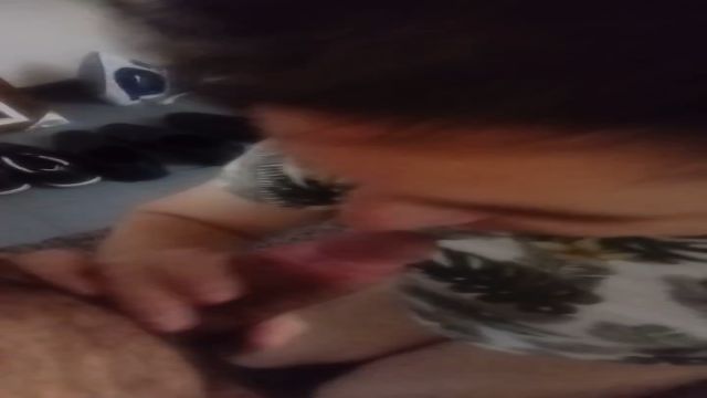 Macho pedreiro comedor me colocando pra mamar e lhe ...