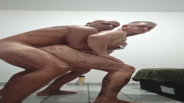 O macho surfista, o comedor de Balneario camburiu. P...