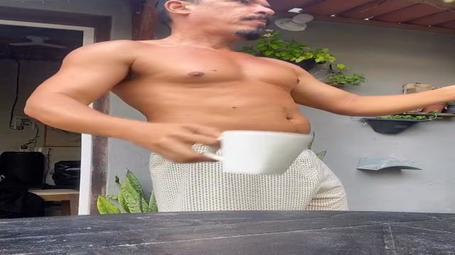 Eu na rede esperando a foda da tarde