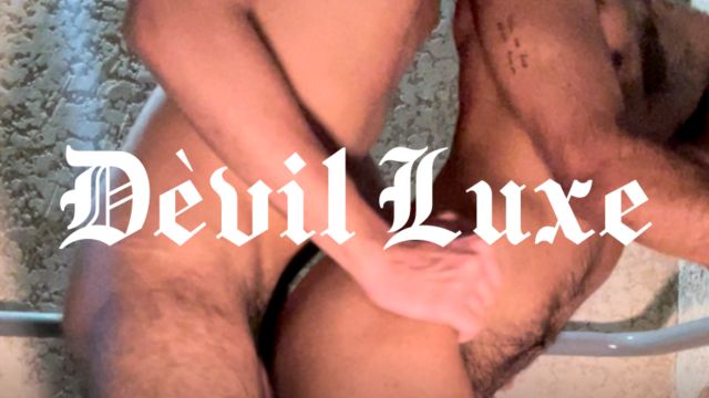 Teaser: O novinho de 22cm me fudeu na escada de emer...