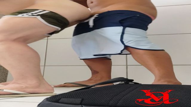 Vídeo 414 - Tatuado do calçadão