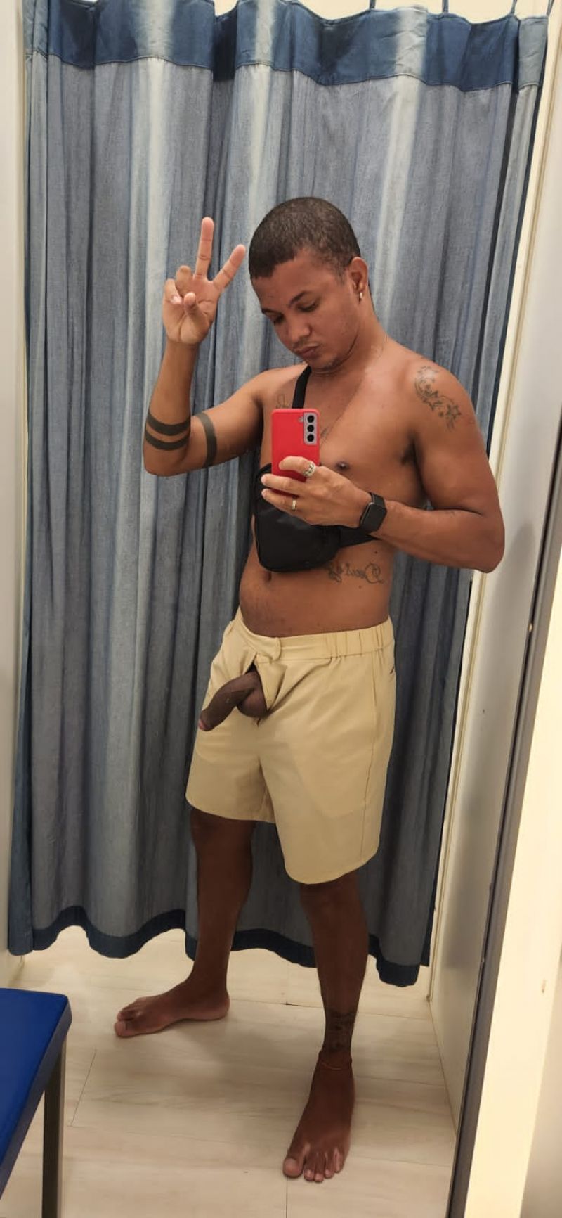 Fotos no provador do shopping das lojas nenner