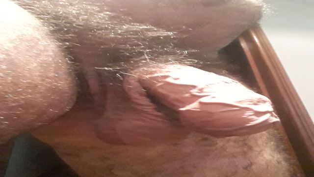 ACORDANDO COM TESÃO E TODO SUADAO EXALANDO SEU CHEIR...