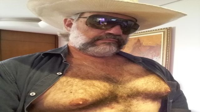 COWBOY CAVALÃO CHEGANDO A VARA NA POTRANCA RABUDONA 