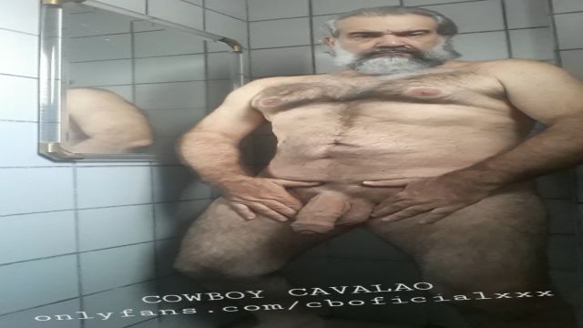 COWBOY CAVALÃO JOVEM COM 25 ANOS BATENDO PUNHETA