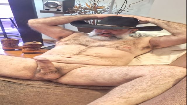 COWBOY CAVALÃO ACORDOU COM TESAO ADIVINHANDO FODA