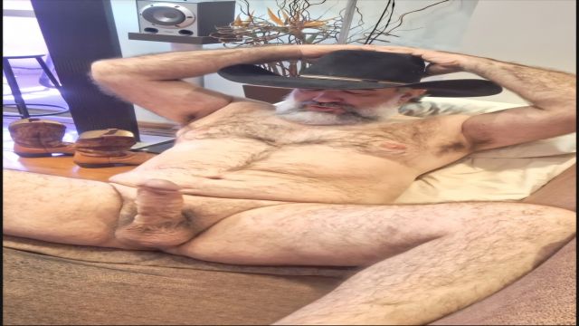 POTRANCA PEGA COWBOY CAVALÃO ACORDANDO NA MANHÃ DE D...