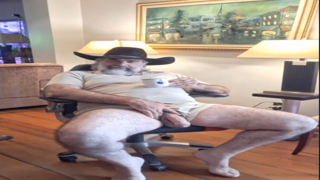 COWBOY CAVALÃO ACORDOU DE BARRACA ARMADA DE MASTRO D...