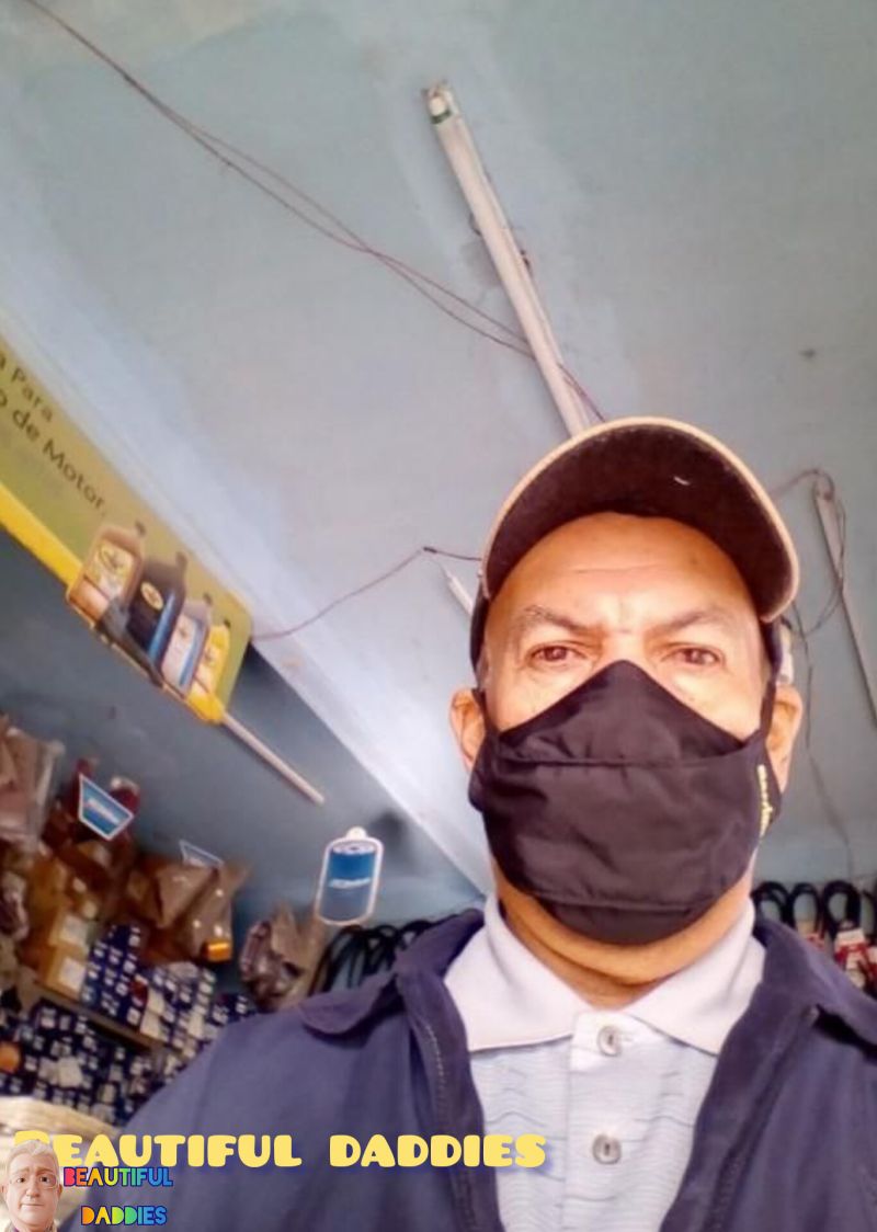 1. Hombre Maduro mexicano