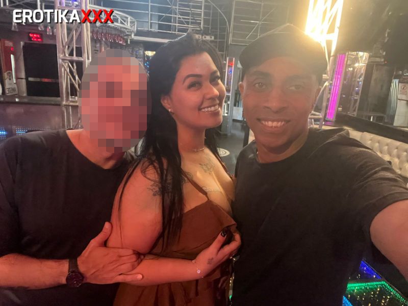 Juliana Bohm - Uma dançarina gostosa -  EROTIKAXXX - Gravado na boate Orfeu de Canoas-RS - POR TRÁS DAS CÂMERAS