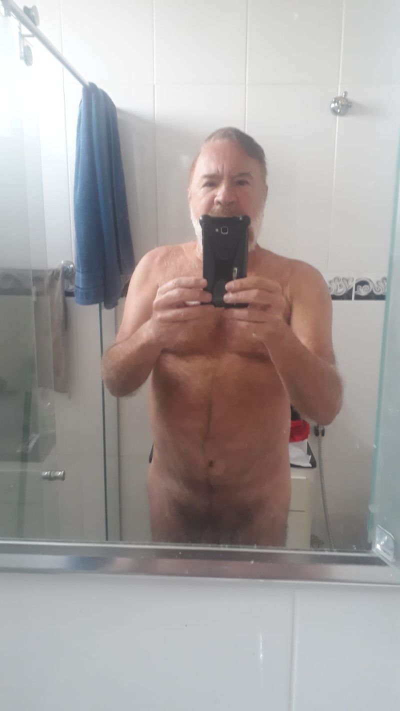 COROA QUE CONHECI  HOJE NA CAMINHADA,  JA TO CONVERSANDO COM ELE PRA VIR AQUI FUDER GOSTOSO AGUARDEM VÍDEO EM BREVE