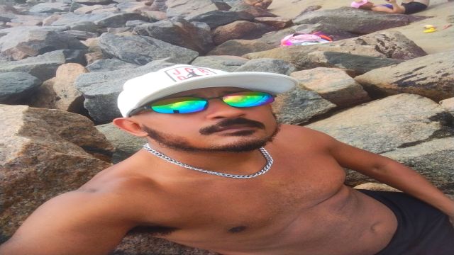 Primeira mamada na praia depois do réveillon 