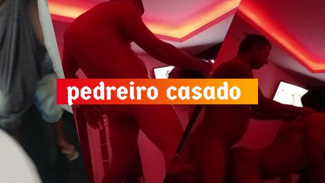 Camera espiã com esse macho casado na madruga