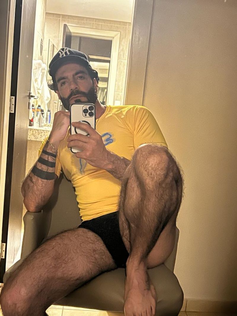 Senta aki na minha coxa, vamo brincar de upa upa cavalinho com o Pae? ?????