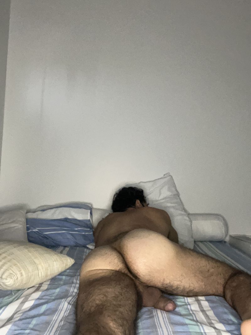 Nesse calorão, só dormindo peladão!