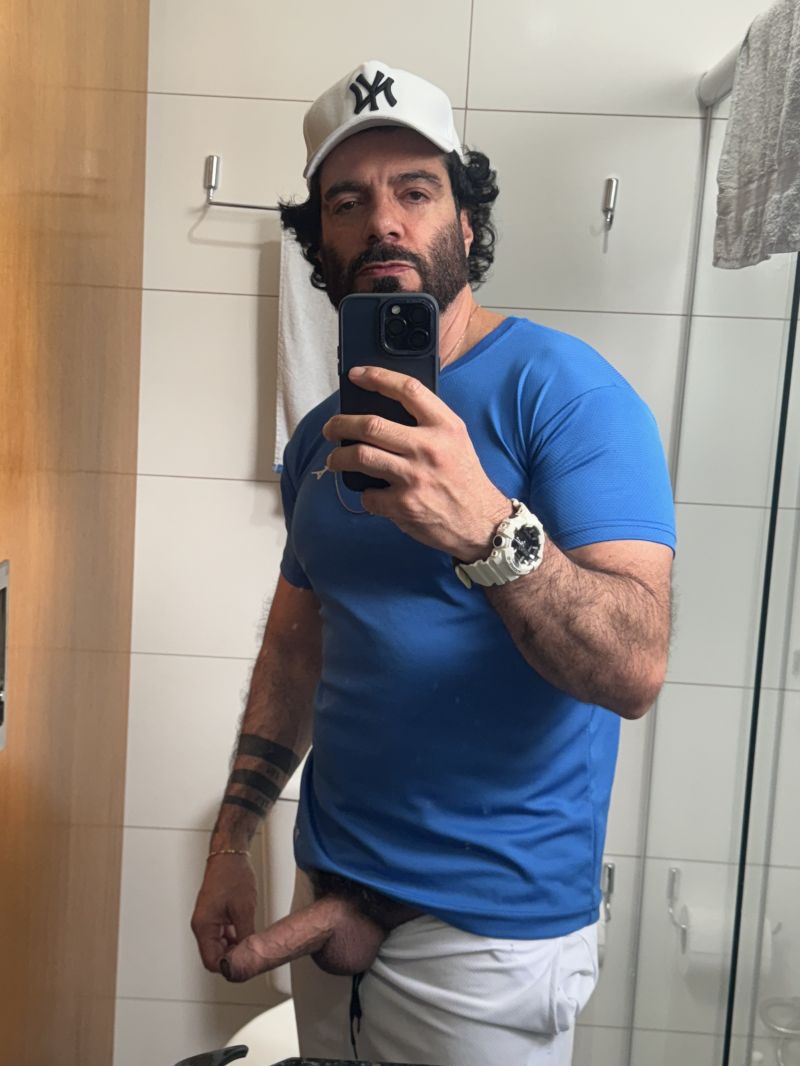 Bora me ajudar aki com meu tesão! Que vc faria?