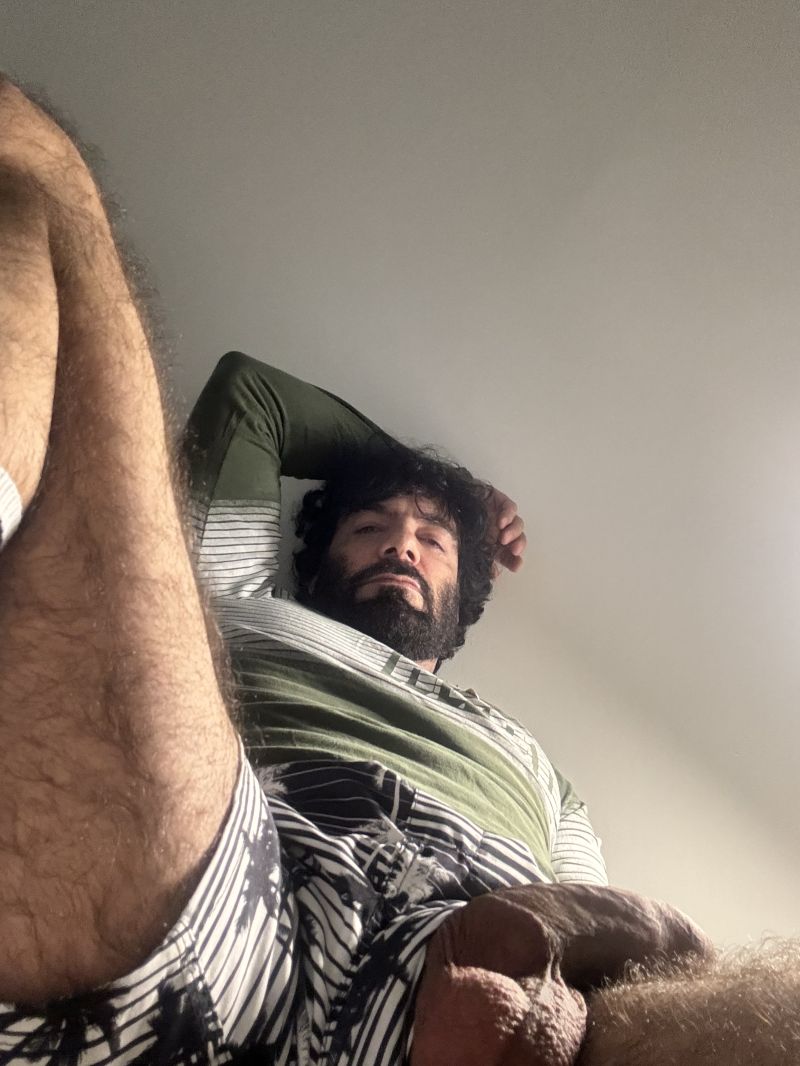 Hj tô folgadão em casa, meio resfriado pq nadei ontem e tava frio pra kct! Vem cuidar de mim, vc faz o chá e eu te dou o leite!