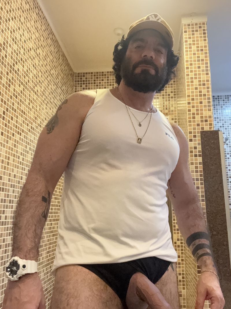 Treinei nesse domingão e depois fui pro vestiário, vai q aparece alguem e aproveita as facilidades da facilitadora!