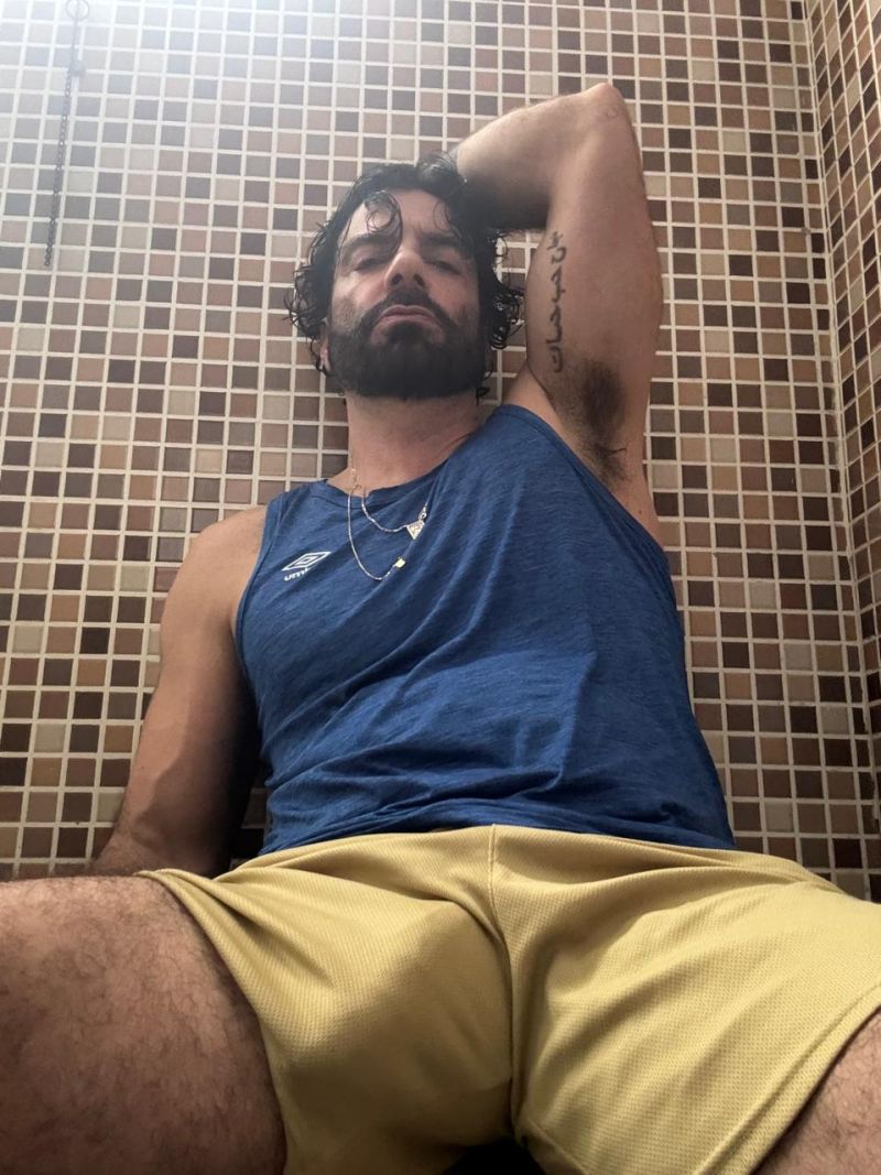 Vc gosta de axilas com pêlos ou sem?