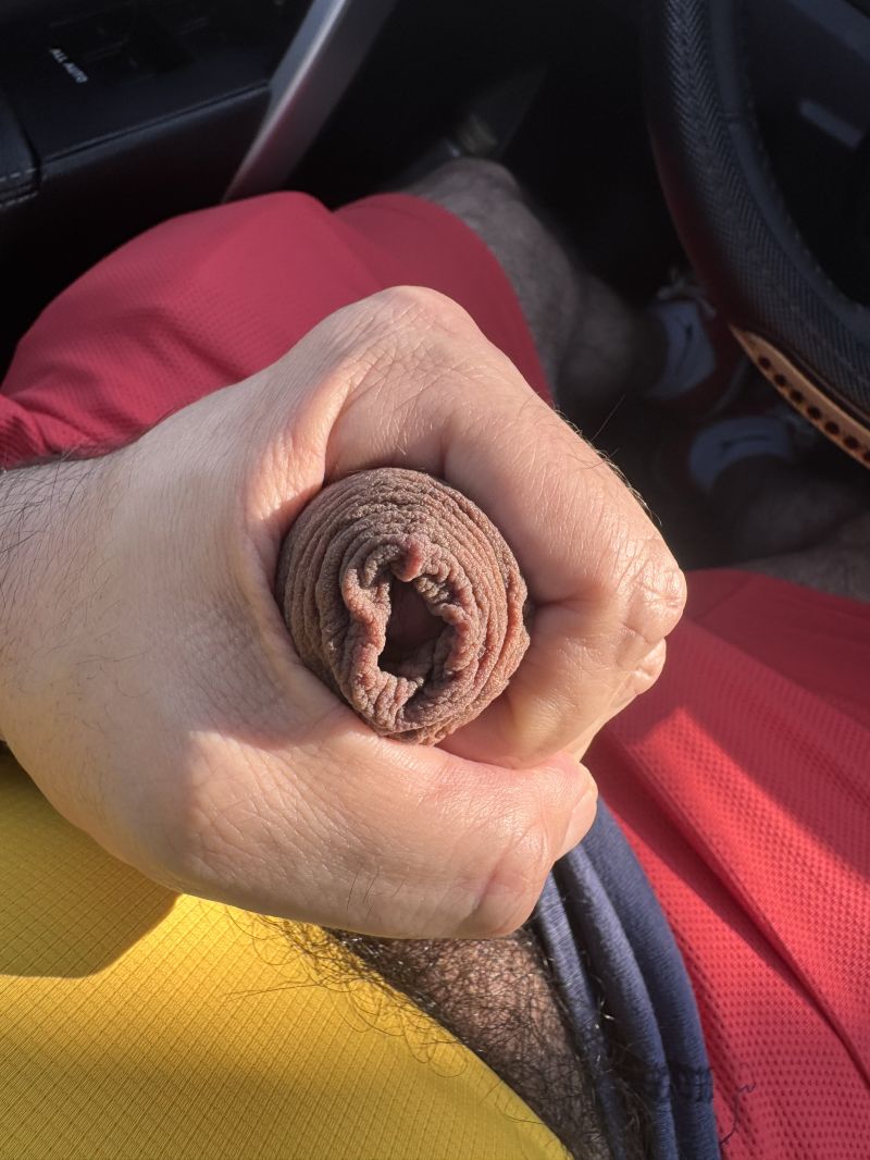 Isso se chama tesao fora de hora! Gosta assim pra brincar com a pelinha?