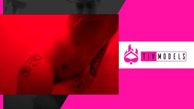 Venha ajudar ela no banho!