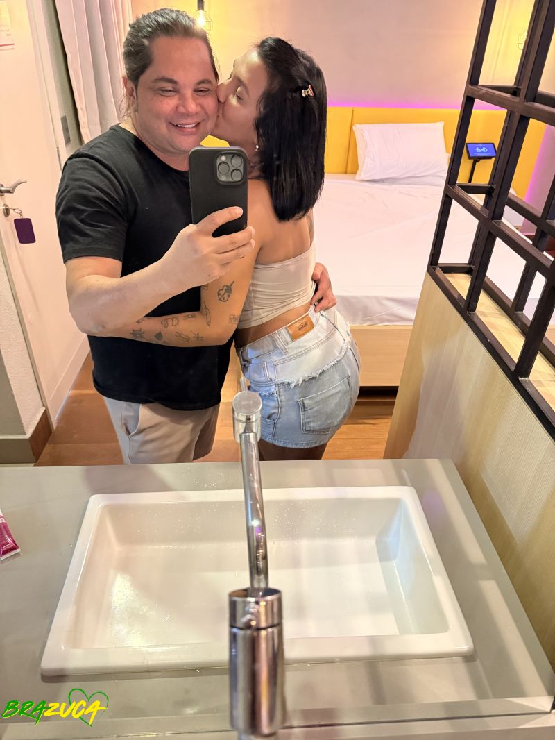Essa morena é bucetuda