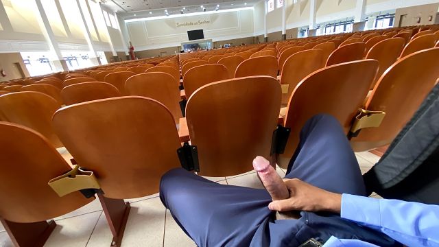 Gozei na igreja Universal