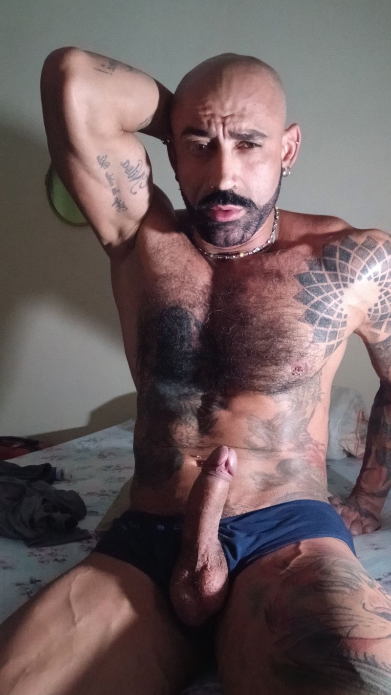 Senta aqui no meu colo?