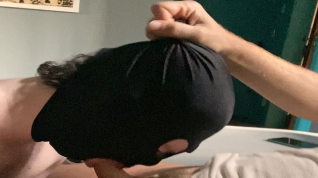 TEASER: Brincando com a rola do meu amigo