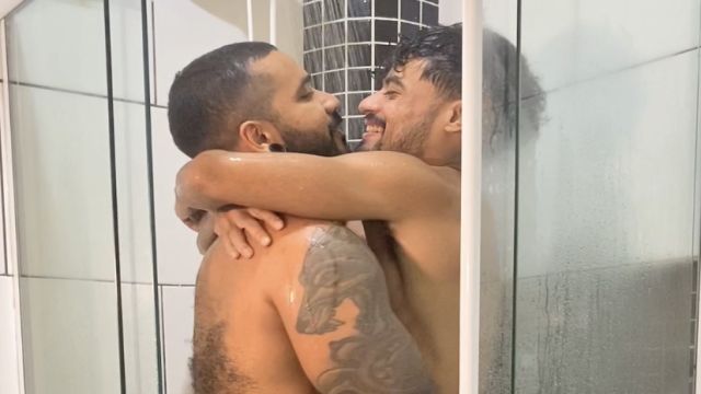Vem tomar banho com a gente?