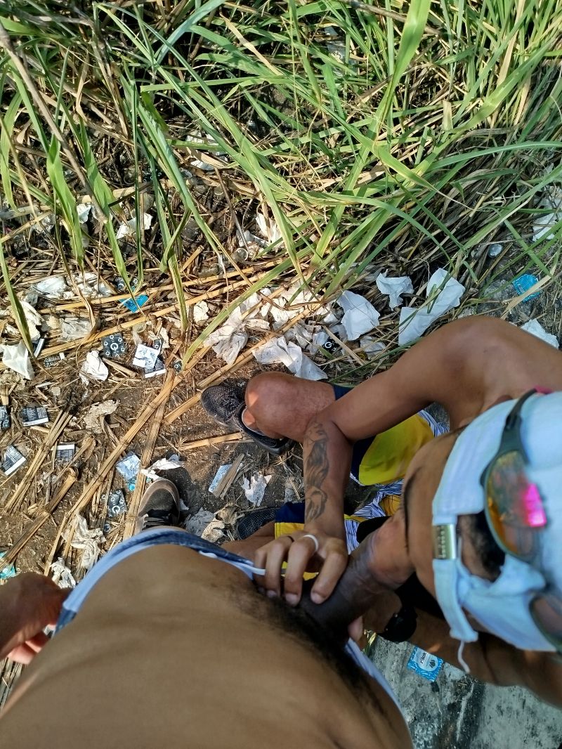 Sendo mamadoo na trilha