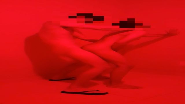 Vídeo 9 - Fodendo o J na sala e no quarto 