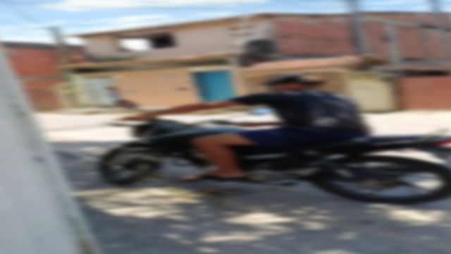 Falou pra mulher que ia comprar pão, e veio aqui em ...