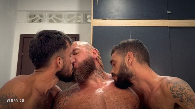 @MassoDotado and @sergebear - Hairy Trio Part 2 - Ví...