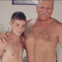 NOVINHO NO PELO COM PAPAIS 