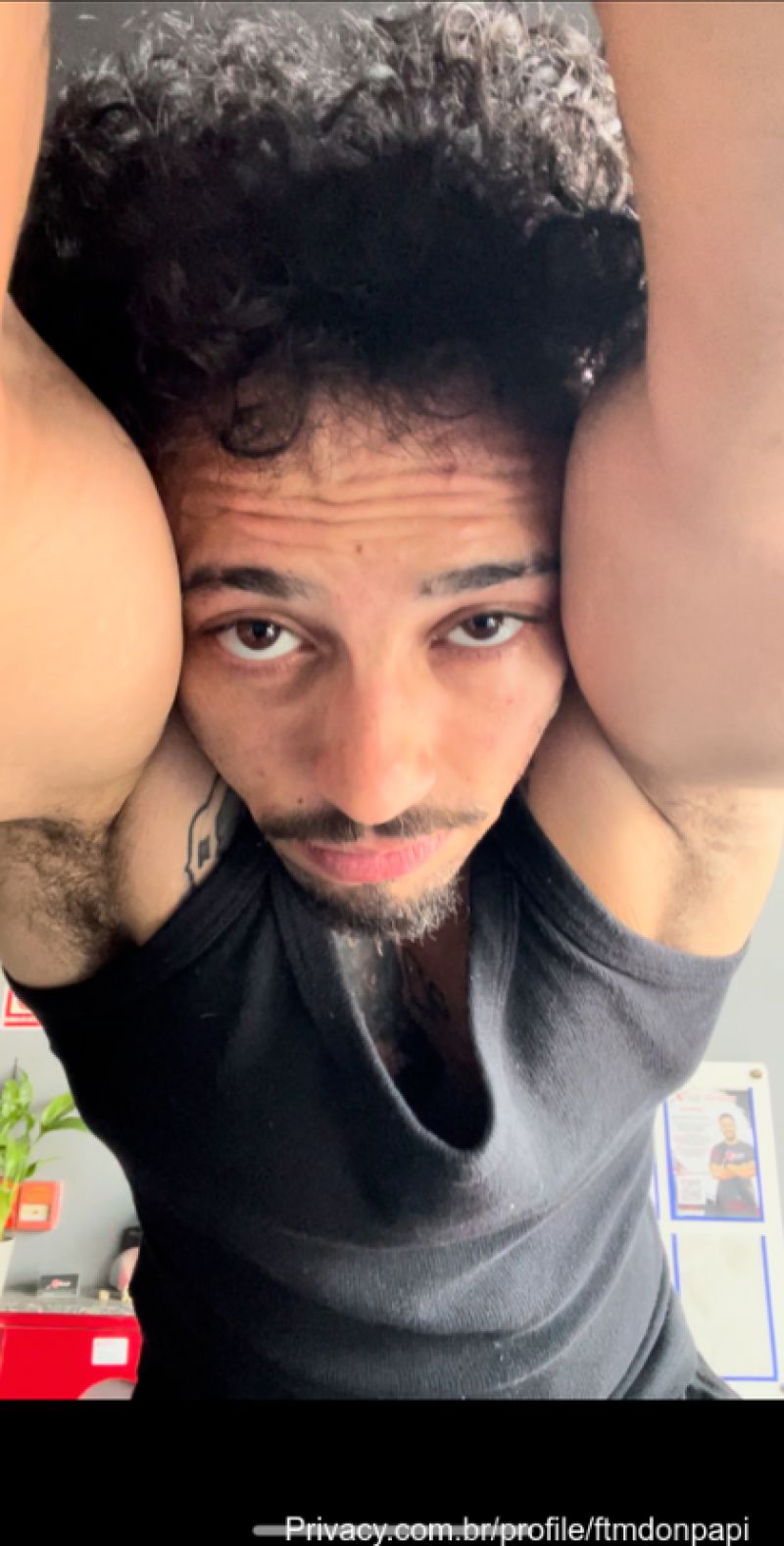 gosta de lamber um suvaco? / do you like to like some armpits?