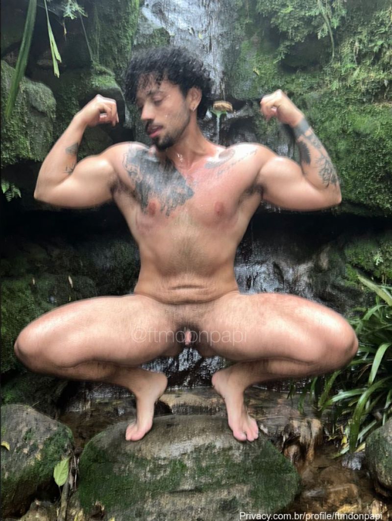 posso sentar em você na cachoeira? / can i sit for you by the waterfall?