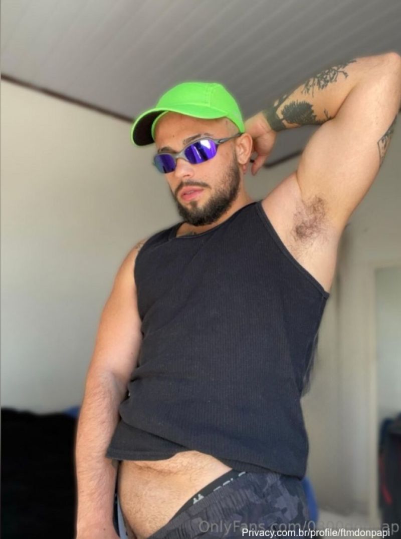 voce quer chupar o seu papi latino hoje? / want to suck your latin daddy today?
