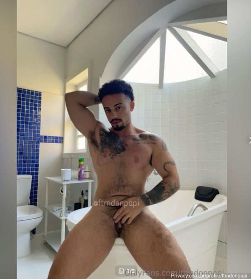 Se me encontrasse assim no seu banheiro, o que você pediria? / if you found me like this in your bathroom, what would you ask for?