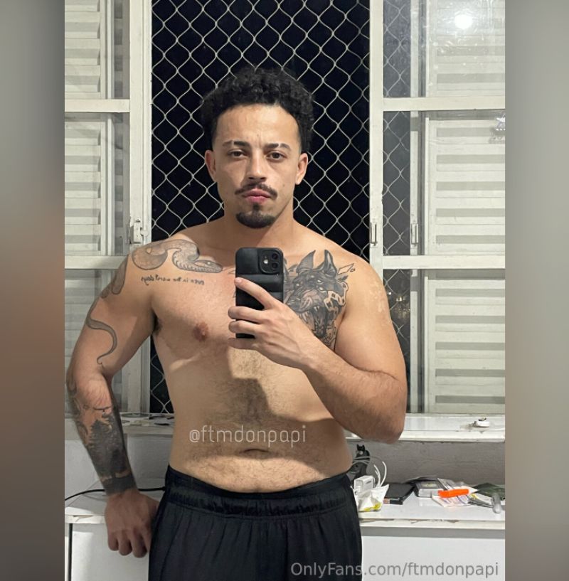 Diria que este homem tem buceta? / would you say this man has a pussy?