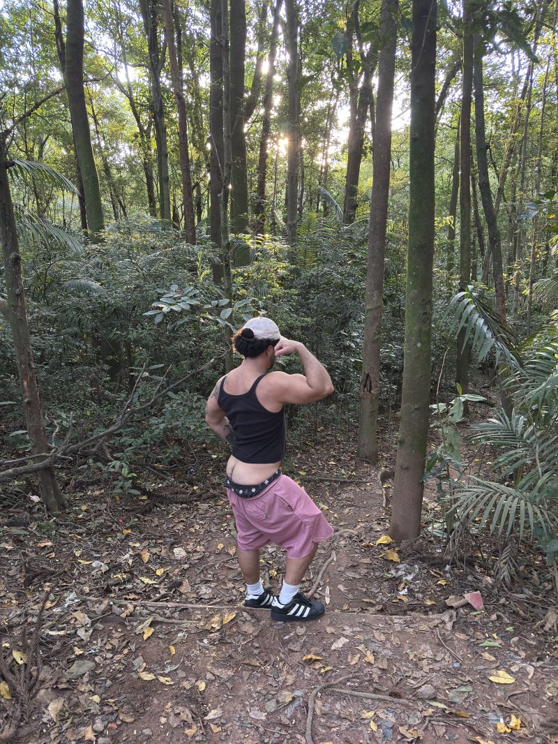 FUI PASSEAR NO PARQUE MAS QUERIA COMPANHIA!!