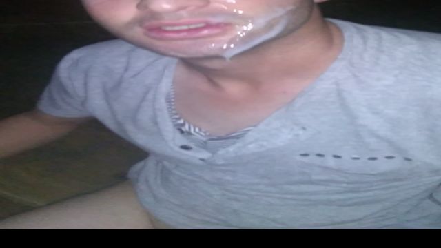 08-Fudendo e levando gozada na cara