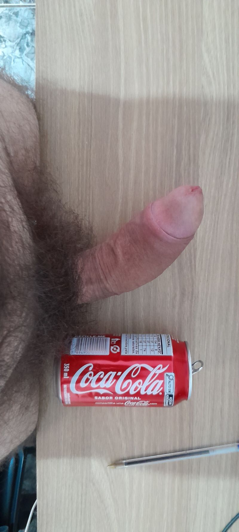10 fotos comparando meu pau com a lata de coca cola de 350ml