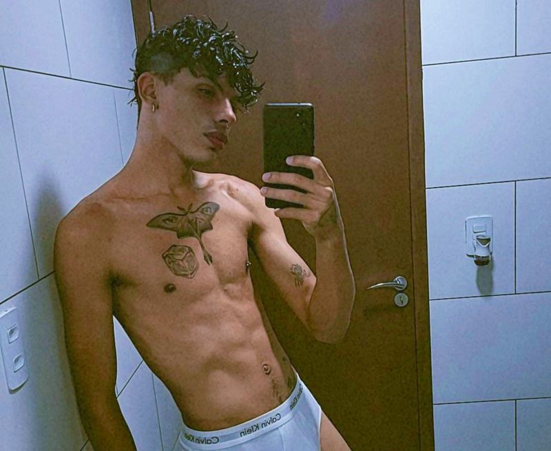 2. Novinho safado