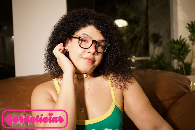 A trans BBW gosta de se exibir