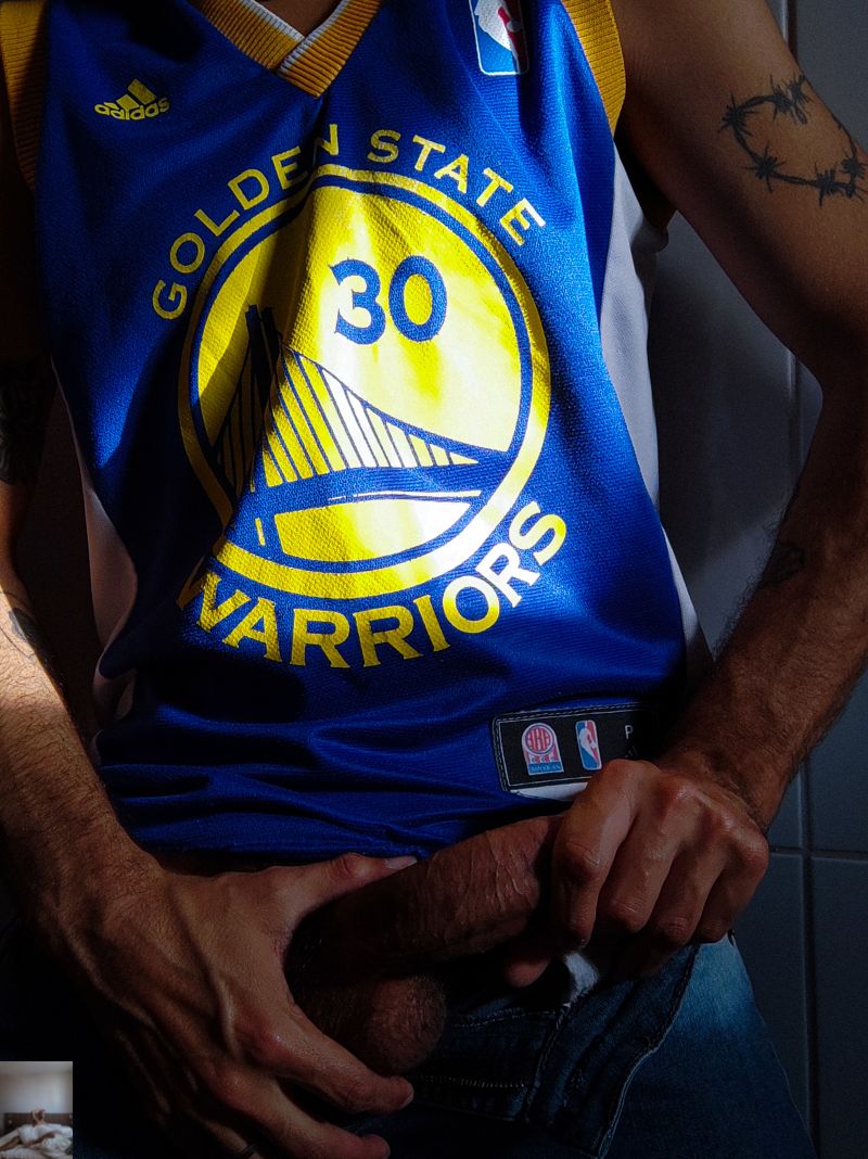 A camisa de time e o pau durão