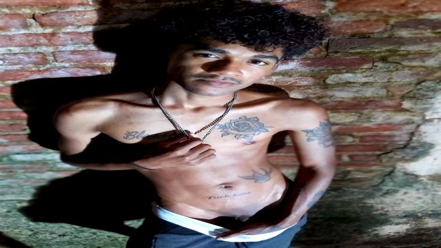 LAHMORENOO inteirinho pra vcs até a última gota. . . ?