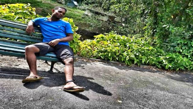 Trailer 1 - Abordando um ex-detento no Campo